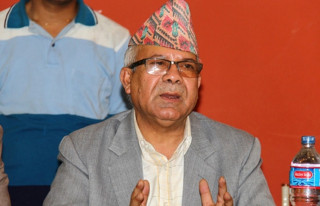   आफूहरु जहिले लोकतन्त्रको  रक्षाका पक्षमा छौँ : अध्यक्ष माधव नेपाल