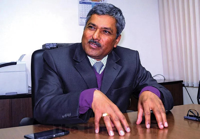 नेपाल राष्ट्र बैकका गभर्नर महाप्रसाद अधिकारी निलम्बनमा