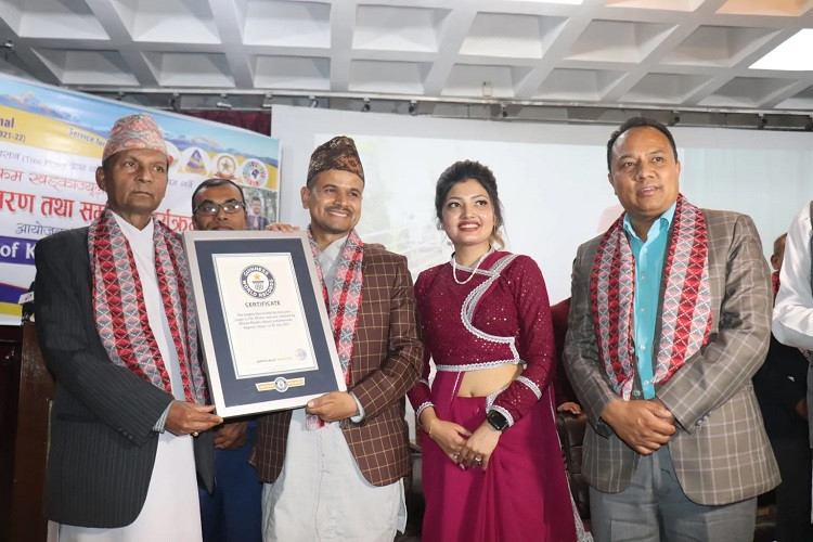 भारतीयको रेकर्ड तोड्दै नेपाली विक्रम खड्काले बनाए विश्व कीर्तिमान