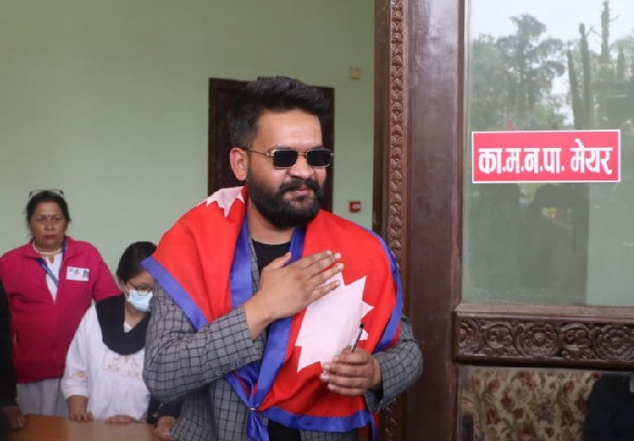 एक हप्ताभित्रै नुवाकोटको सिसडोललाई दुर्गन्धमुक्त बनाउने बालेन्द्र शाहको घोषणा