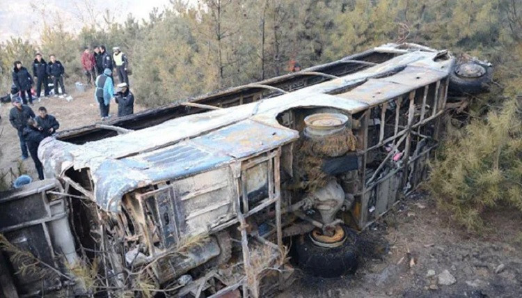 चीनमा कोरोना संक्रमित बोकेको बस दुर्घटना