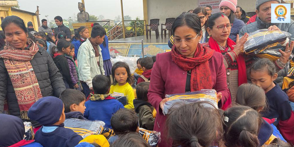महानगरद्वारा एक हजार बालबालिकालाई न्यानो कपडा वितरण