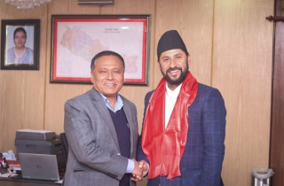 गृहमन्त्री र नेपाल विद्युत प्राधिकारणका निर्देशक घिसिङबीच भेटवार्ता 