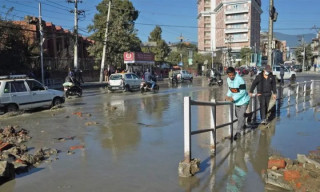 मेलम्ची आयोजना–सडक विभागबीच द्वन्द्व