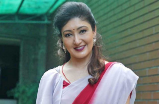 हिमानी ट्रष्टले विद्यर्थीका लागि पानी आँफै प्रशोधन हुने बोतललगायत शैक्षिक सामाग्री वितरण गर्ने