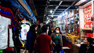 "चर्को ब्याजदरले व्यवसाय मारमा परेको छ" :  कपडा व्यापारी