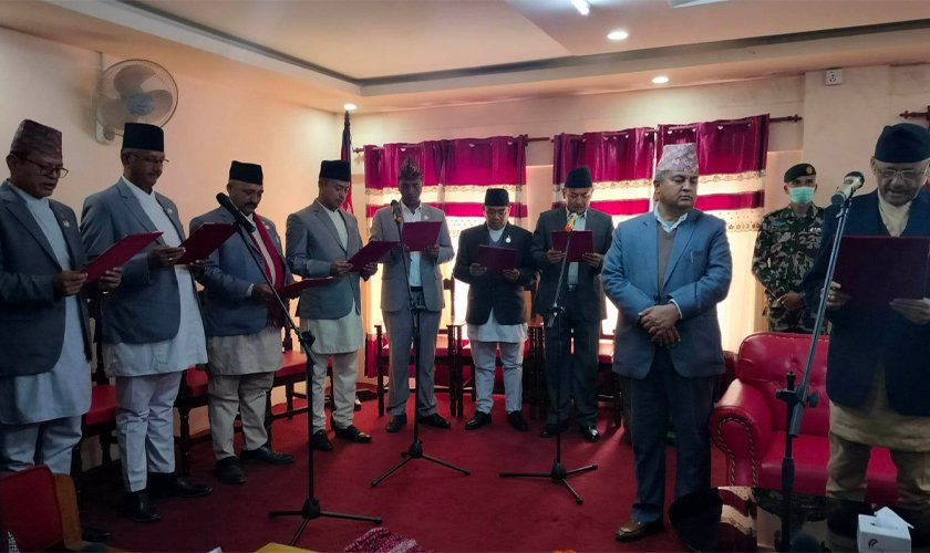 बागमतीका नवनियुक्त मन्त्रीहरूले लिए शपथ