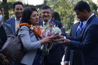 परराष्ट्रमन्त्री भोलि श्रीलंका जाँदै