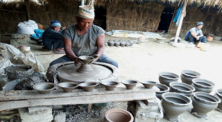 परम्परा धान्दै एक्ला प्रजापती !