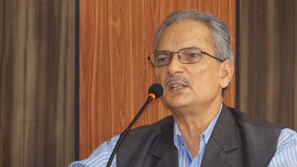 'गणतन्त्रको डुंगालाई कसैले पनि प्वाल पार्ने काम नगरौं' : बाबुराम भट्टराई