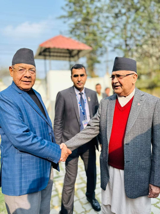 राष्ट्रपति उम्मेदवार नेम्वाङलाई भोट हाल्न वामदेवलाई ओलीको आग्रह