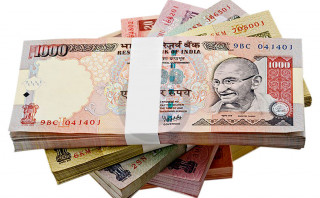 भारुको विनिमय दरमा विचलन