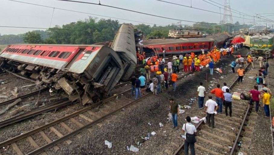 भारतमा रेल दुर्घटनामा ज्यान गुमाउनेको सङ्ख्या दुई सय ८० पुग्यो