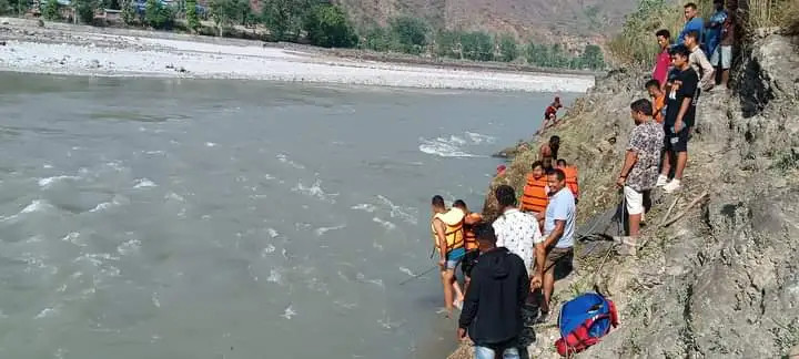 सुनकोशी जीप दुर्घटना : बेपत्ताहरुको अवस्था अझै अज्ञात !
