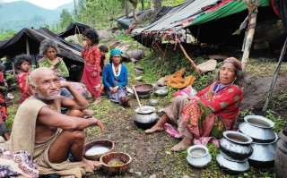 मदिरा र गोत्रले राउटे समुदायको संख्या घट्दै