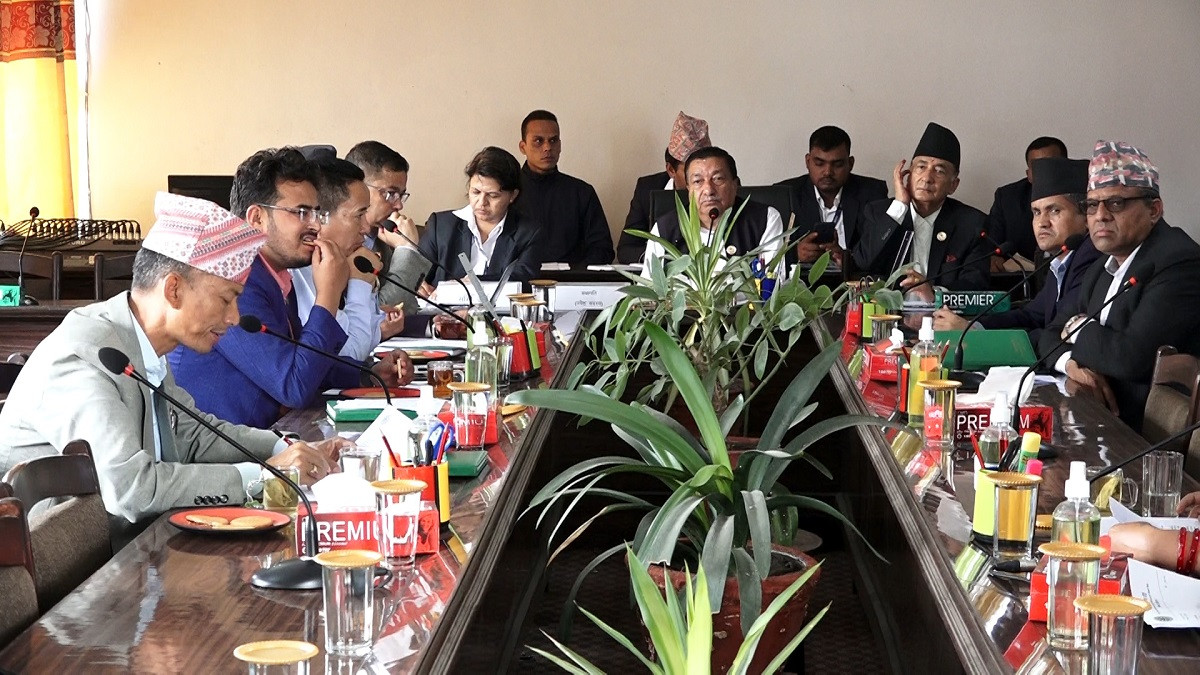 नयाँ स्टक एक्सचेञ्ज र ब्रोकर लाइसेन्स बितरणका बिषयमा जवाफ माग गर्ने 
