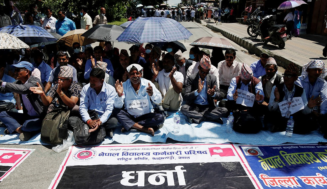सामुदायिक विद्यालय बन्दको कार्यक्रम स्थगित