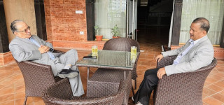 प्रधानमन्त्री प्रचण्ड र विप्लवबीच भेटवार्ता