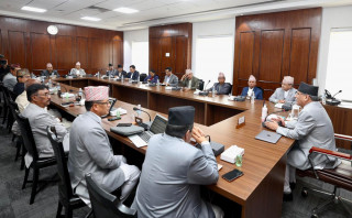 ६ महिना नपुग्दै सरकार परिवर्तनको चलखेल