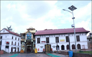 पशुपतिनाथमा सुनको जलहरी पुनस्स्थापना गरियो