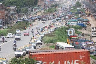 सितापाइलामा ट्याक्सीदेखि ट्यांकरसम्मको विरोध प्रदर्शन