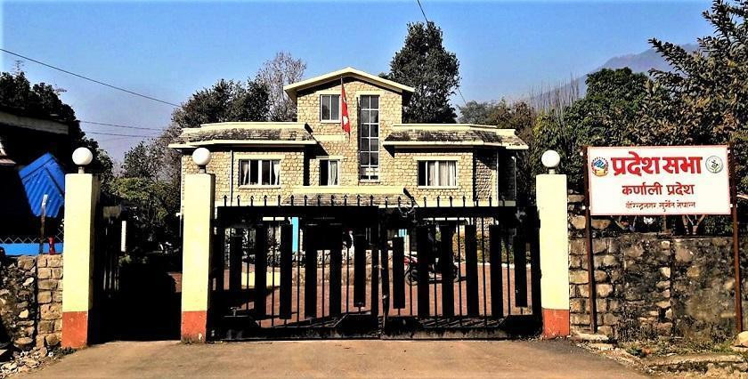 कर्णाली प्रदेशसभाको बैठक अन्योल, संशोधन नभए सदन चल्न नदिने एमालेको अडान