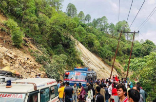 सल्यानमा  गुडिरहेको बसमा करेन्ट लाग्यो,२ जनाको मृत्यु