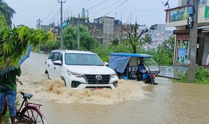 कोेहलपुरमा अविरल वर्षापछि अधिकांश भाग डुबानमा