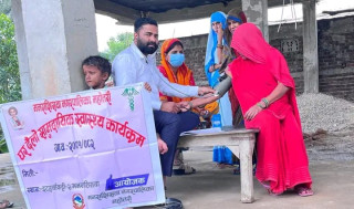 नगरपालिकाले यसरी दिदैछ  घरदैलोमा नै  स्वास्थ्य सेवा