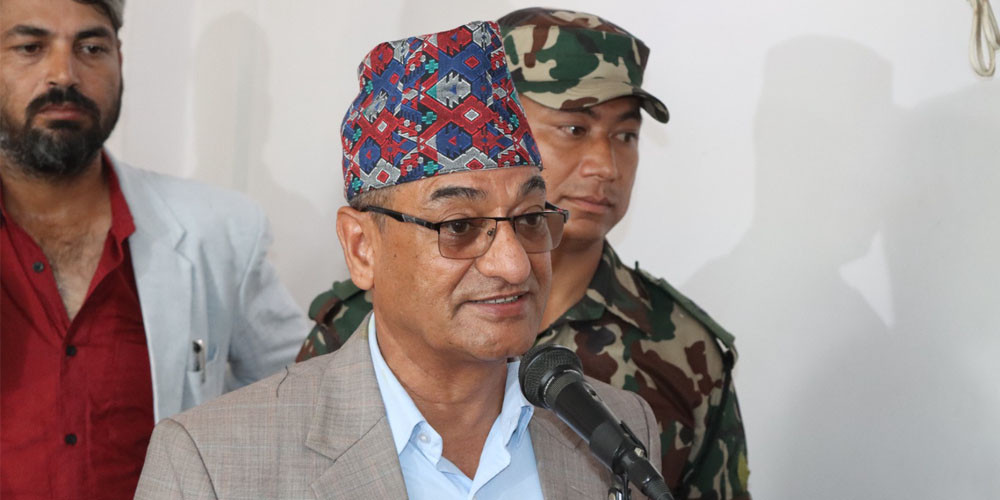 दुई ठुला प्रतिशपर्धी दलको गठबन्धनले आत्मविश्वास बढेको छ  : गृहमन्त्री लेखक