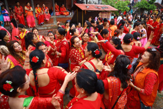 हरितालिका (तीज) बिशेष पशुपतिमा दर्शनार्थीको  भीड
