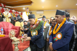 तपाईंहरु निश्चिन्त हुनुस्, नेपाली कांग्रेसलाई युग सुहाउँदो बनाउँछुः डा.शेखर कोइराला