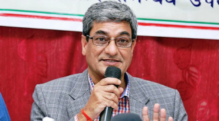 ‘नेपालको भूमि रक्षा गर्न सरकार प्रतिबद्ध’ - रमेश लेखक