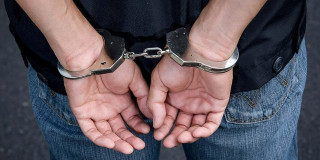 युके र दुबई पठाइदिन्छु भनी ठगी गर्ने दुई जना पक्राउ