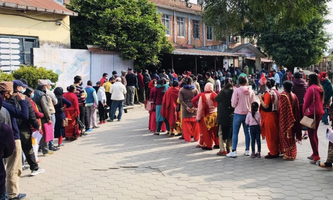 भरतपुर अस्पताल : स्वास्थ्य बीमाले उठायो, बीमाबाटै डुब्ने जोखिम
