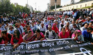 सरकारले आन्दोलनरत शिक्षकहरूलाई वार्तामा बोलाएको छ ।