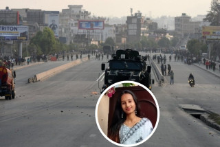 प्रदर्शनसँग कुनै सरोकार नै नभएकी रेबिकाको  प्रदर्शनकारी ज्यादतीको निसान ,भिडले  भिडियो बनाइरह्यो