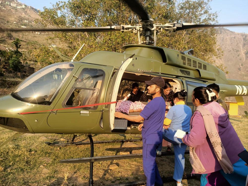 हेलिकप्टरबाट गर्भवतीको उद्धार