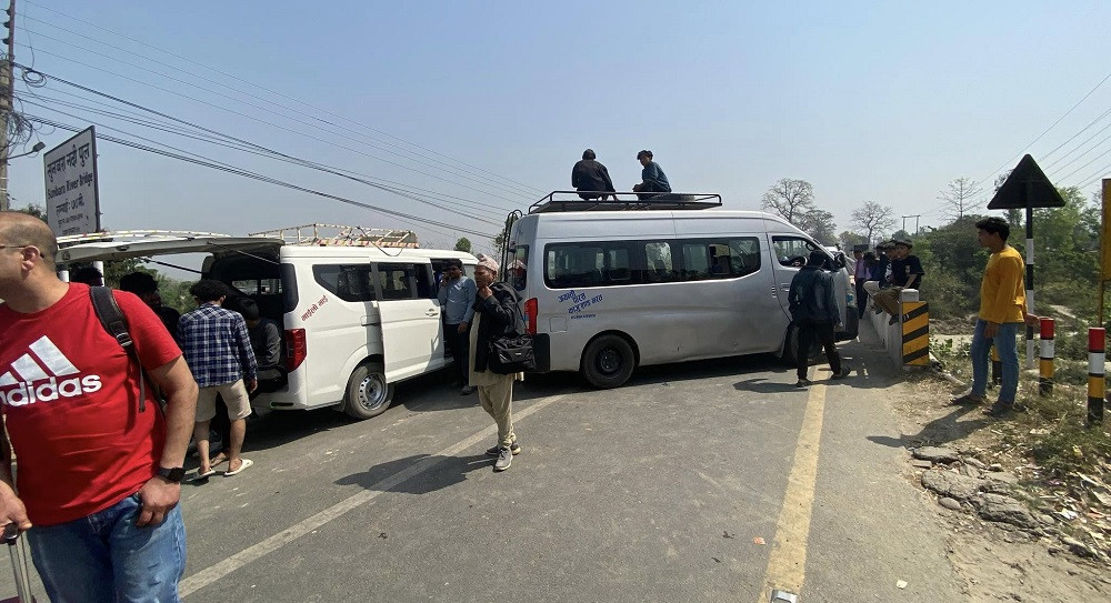कञ्चनपुरमा यातायात मजदुर आन्दोलित, यात्रु अलपत्र