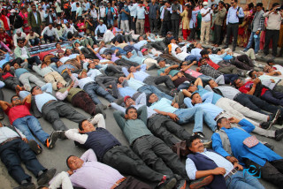 शिक्षक आन्दोलनका कारण नयाँ बानेश्वर क्षेत्रको यातायात अस्तव्यस्त