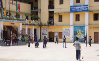 विद्यालय  खुलेपछि विद्यार्थीको चहलपहल
