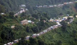 नागढुंगा-नौबिसे सडक आजदेखि थप पाँच दिन बन्द