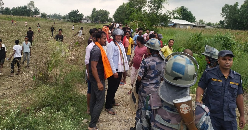 सर्लाहीको बरहथवामा गोली चल्यो, इन्स्पेक्टरसहित तिन घाइते