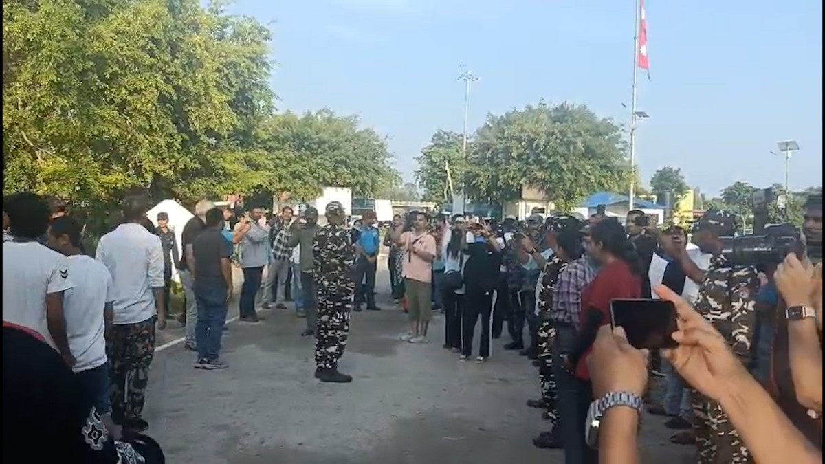 भारतमा फसेका ५७ नेपालीहरुको उद्धार
