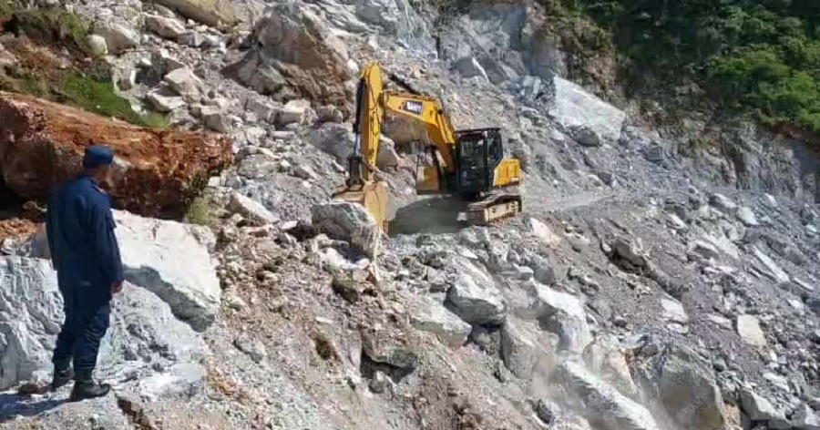गुल्मीमा कालीगण्डकी करिडोरसहित सडक अवरुद्ध