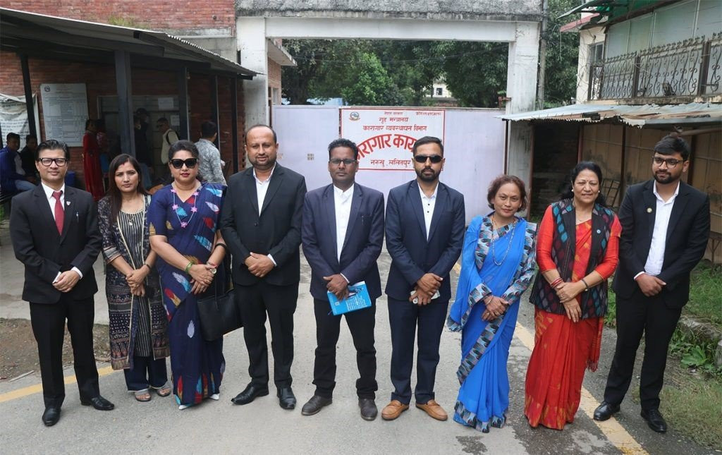 रवि  लामिछानेलाई  भेट्न नक्खु कारागार पुगे रास्वपाका ९ जना उम्मेदवार