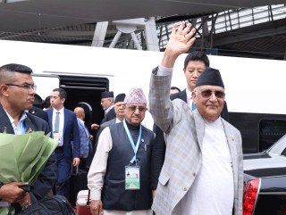 प्रधानमन्त्री ओली बेइजिङमा पुगे