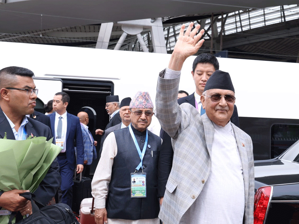 प्रधानमन्त्री ओली बेइजिङमा पुगे