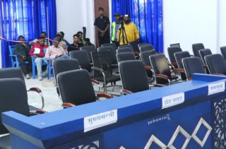 सरकार पक्षको अनुपस्थितिमा बैठक पुन: सुरु
