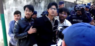 सिंहदरबार छिर्न खोजेका जेनजीहरुलाई प्रहरीले हटायो